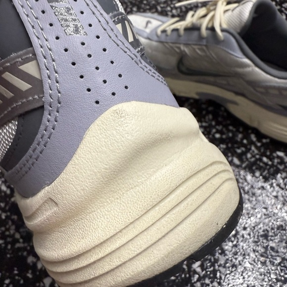 Nike Air Initiator Men’s Size 10 Running Shoes - Picture 5 of 9